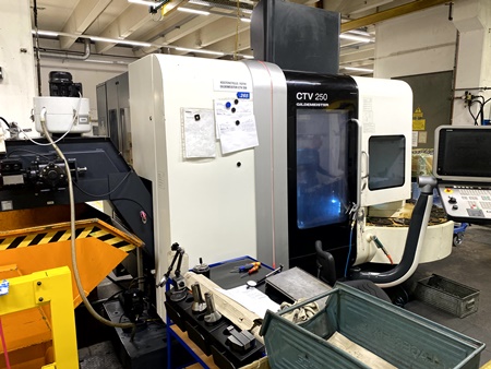 CNC-Maschine in Werkstatt